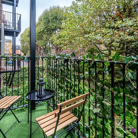 Apartment In Elephant & Castle With Parking London Exteriör bild
