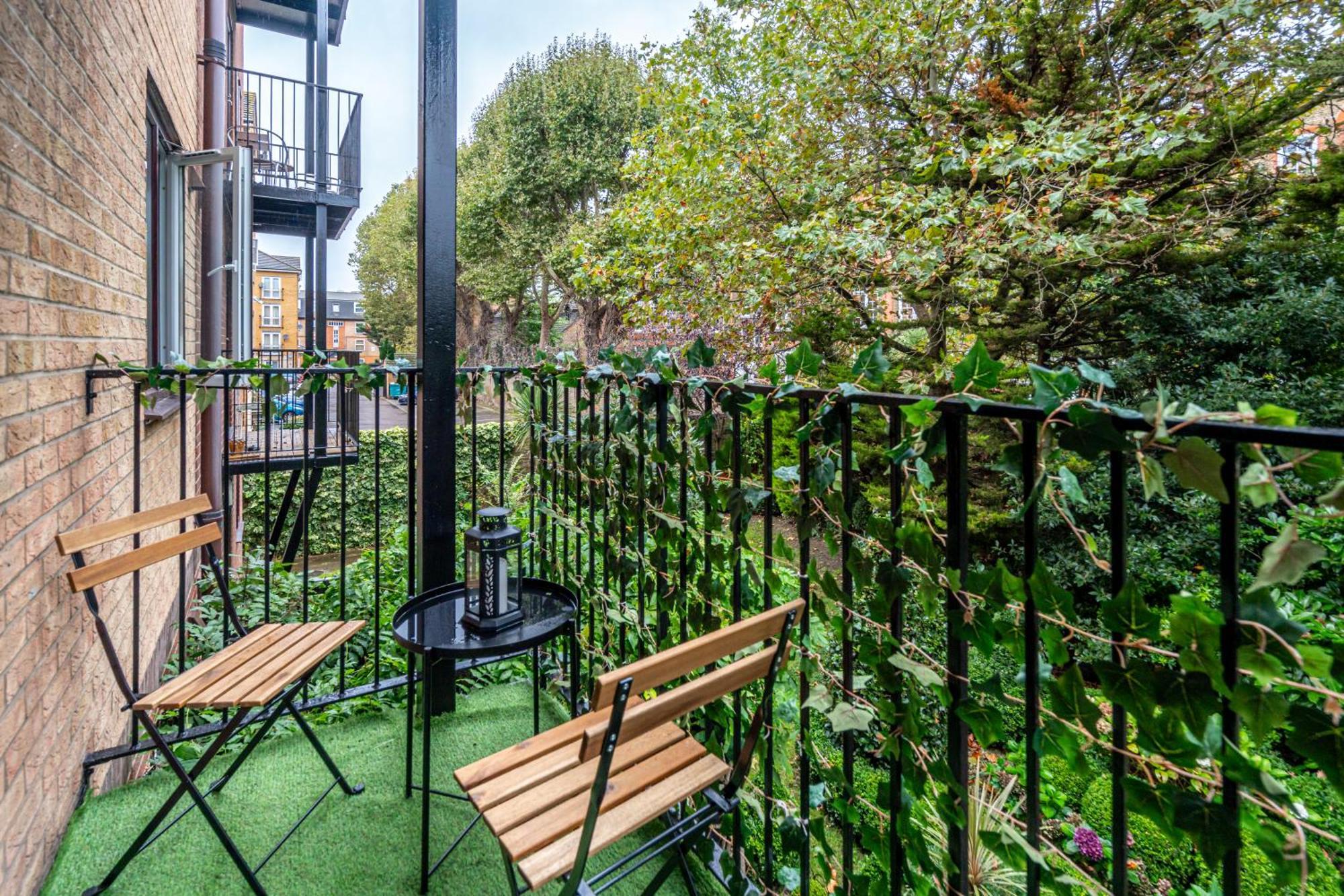 Apartment In Elephant & Castle With Parking London Exteriör bild