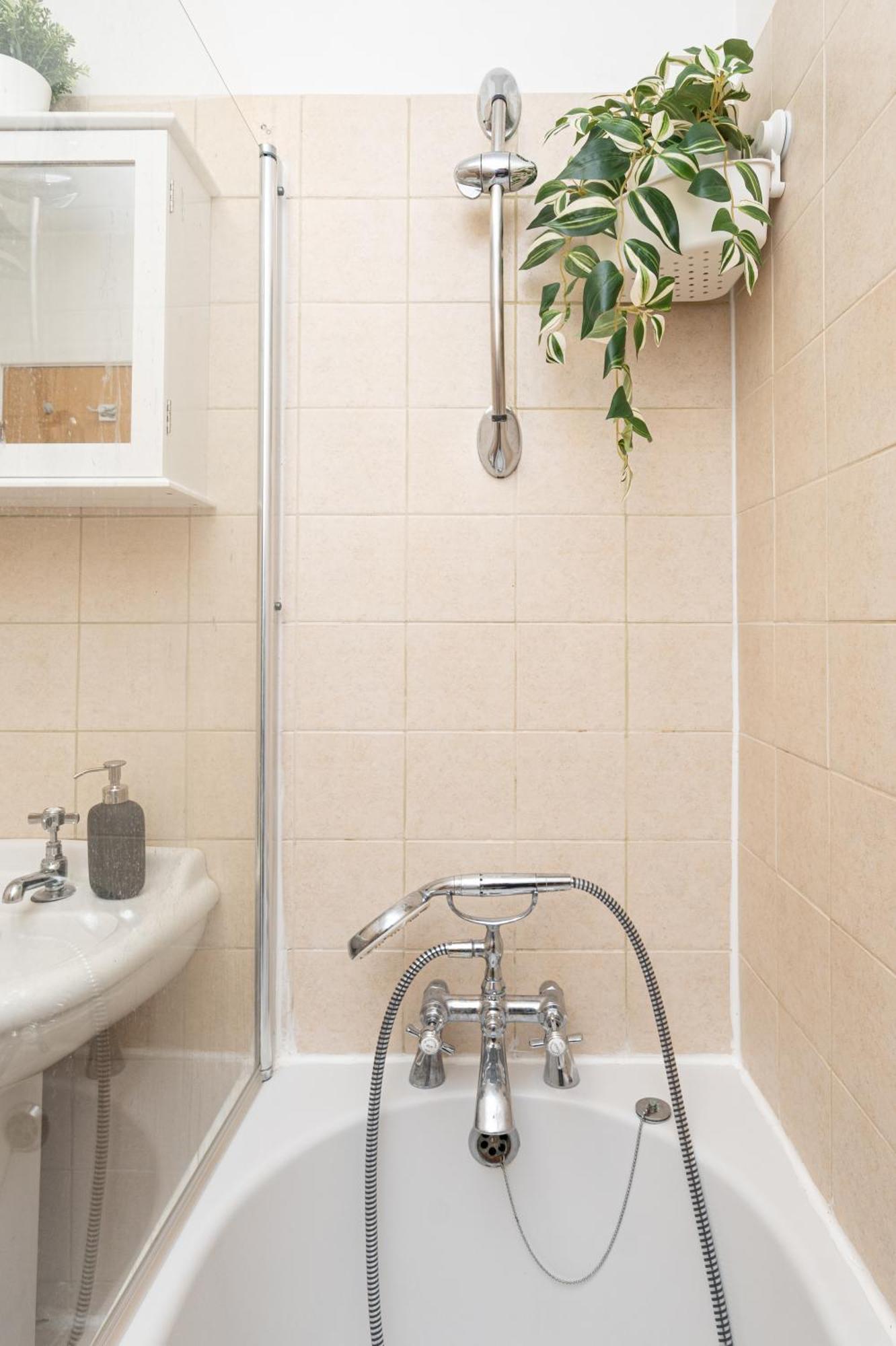 Apartment In Elephant & Castle With Parking London Exteriör bild